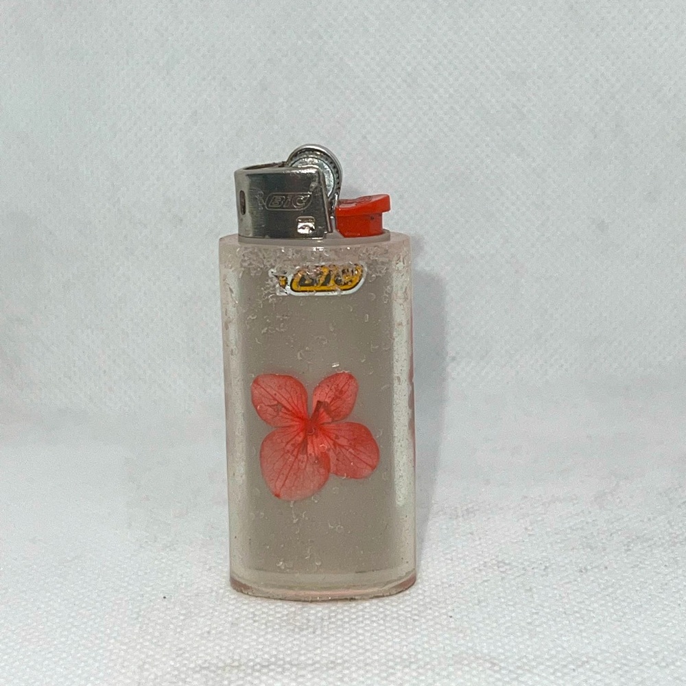 Mini resin lighter holder - Picture 3 of 6